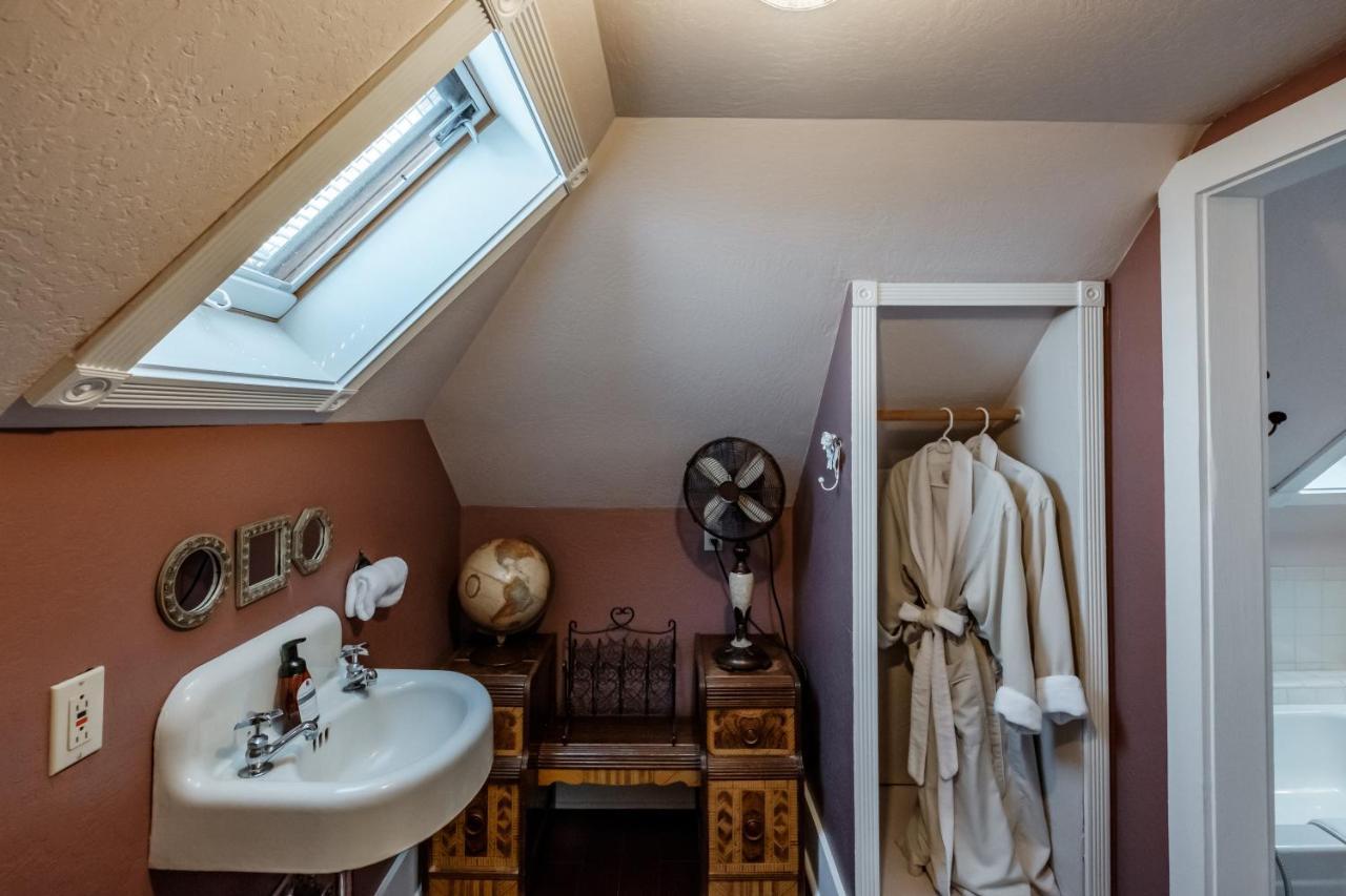Mamere'S Guest House Monmouth المظهر الخارجي الصورة