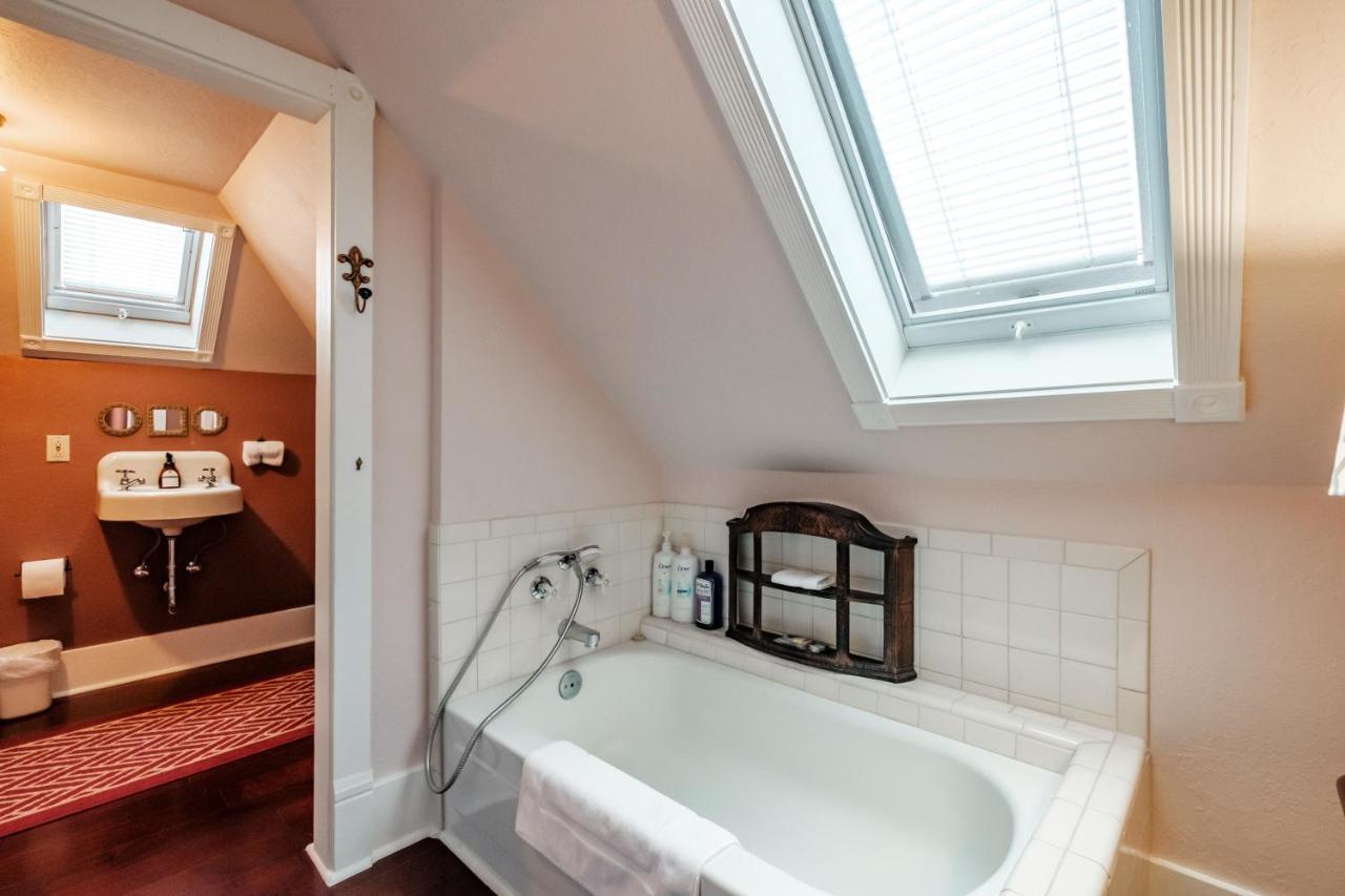 Mamere'S Guest House Monmouth المظهر الخارجي الصورة