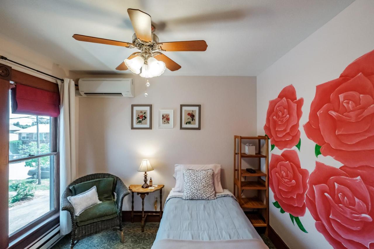 Mamere'S Guest House Monmouth المظهر الخارجي الصورة
